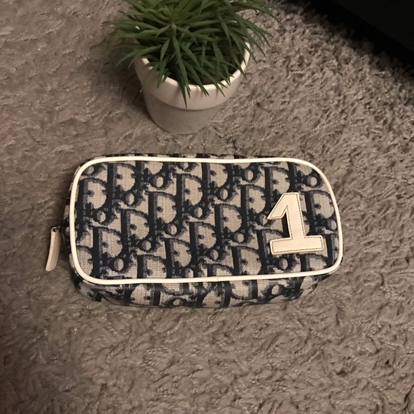 Dior Handbags - 🌟HOST PICK🌟 Dior pouch